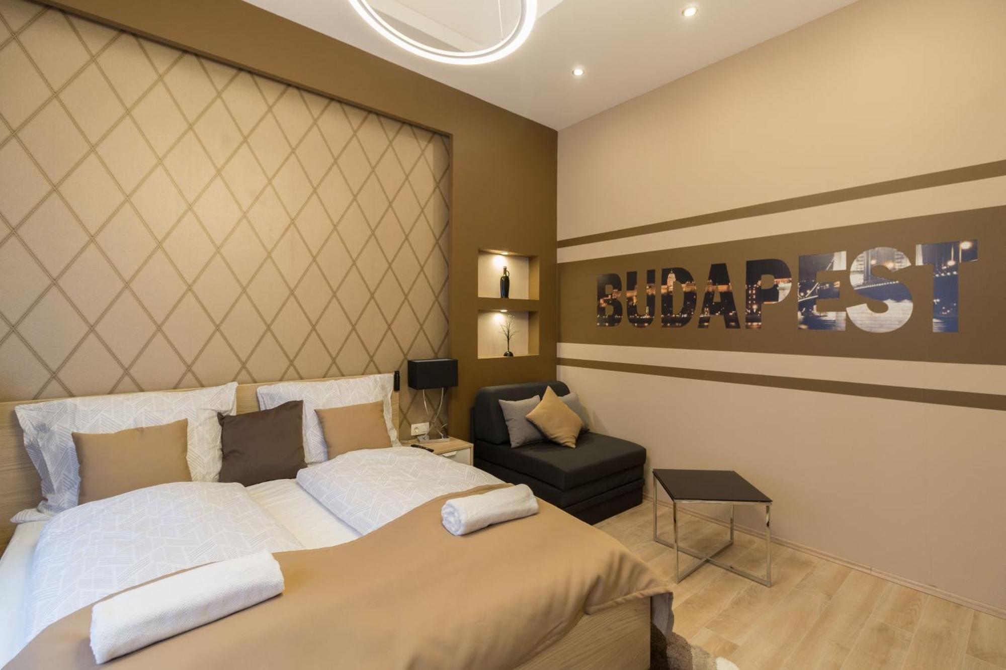 Exlcusive & City Central Located Suite By Prestige Homes Budapest Eksteriør billede